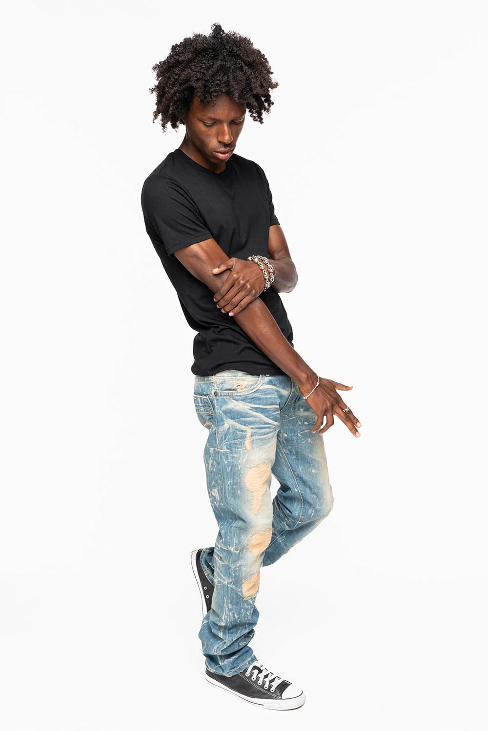 CLASSIC 5 POCKET SLIM LEG JEANS IN 4D LIGHT BROKEN REPAIRED WASH - Image 2