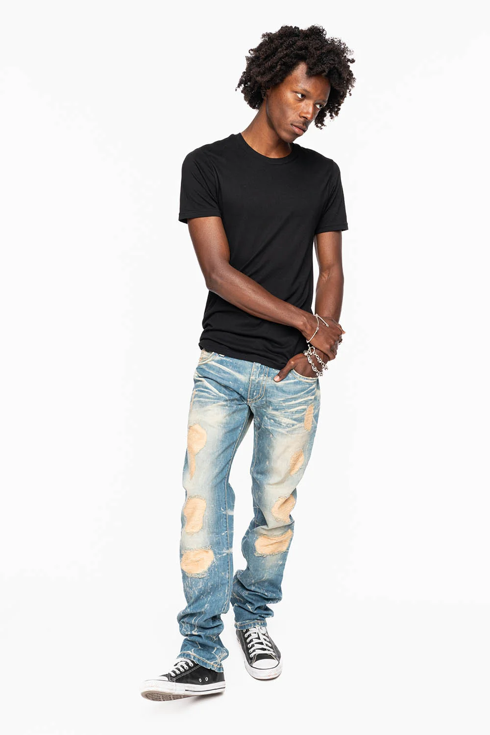CLASSIC 5 POCKET SLIM LEG JEANS IN 4D LIGHT BROKEN REPAIRED WASH - Image 5