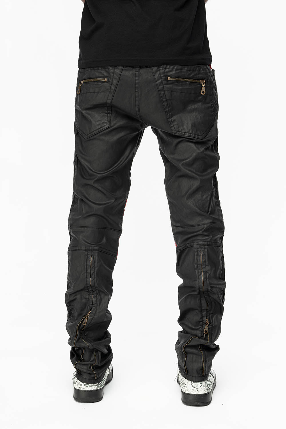 MENS BIKER JEANS IN DY FABRIC IN BLACK WASH WITH RED INSERTS - Image 3