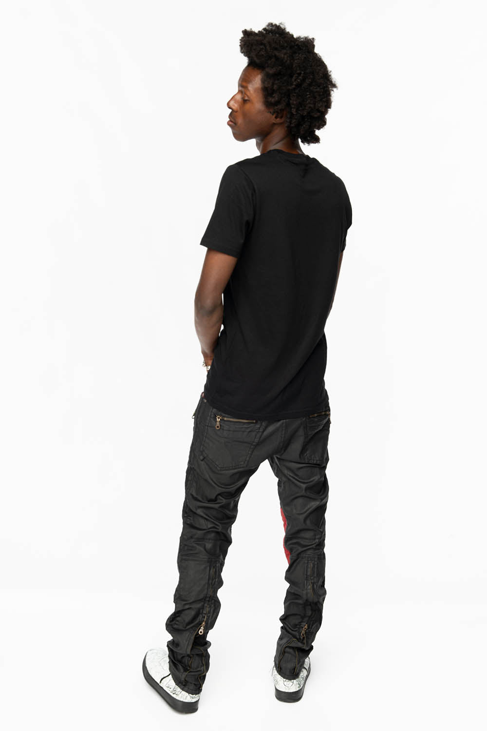 MENS BIKER JEANS IN DY FABRIC IN BLACK WASH WITH RED INSERTS - Image 5
