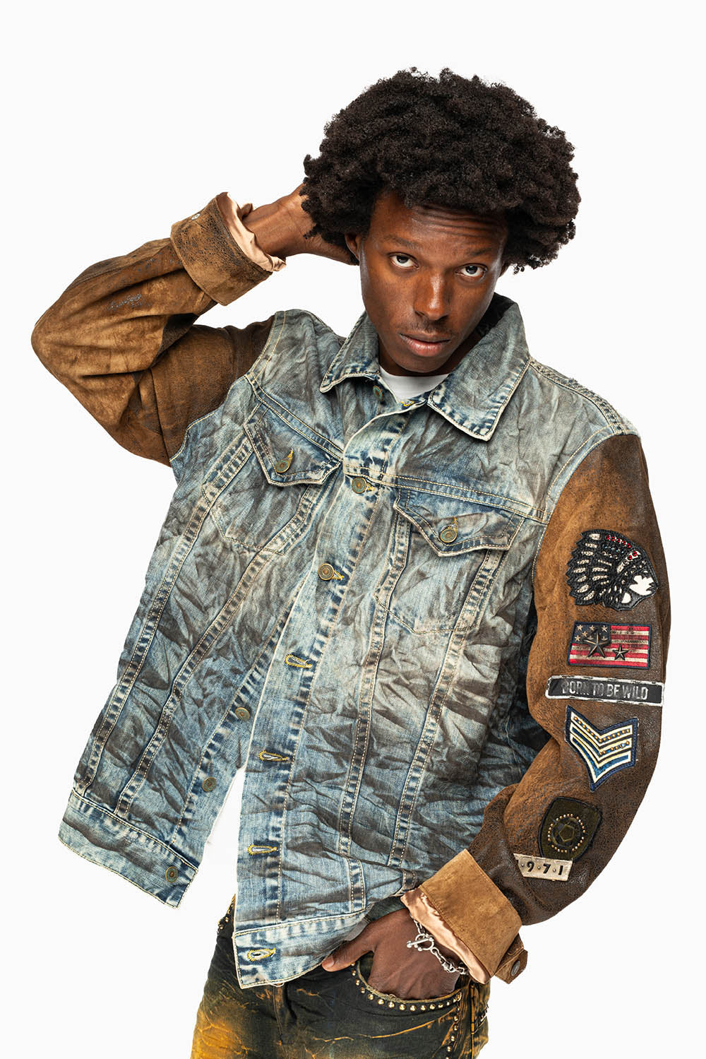 MEN’S DENIM/LEATHER JACKET IN D WASH BROWN WITH PATCHES - Image 4