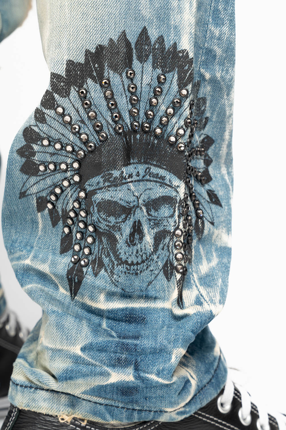 MINI FLAP MENS SLIM JEANS IN 5D MEDIUM BROKEN EMBELLISHED WITH PRINTED INDIAN HEAD CHIEF & CRYSTALS - Image 4