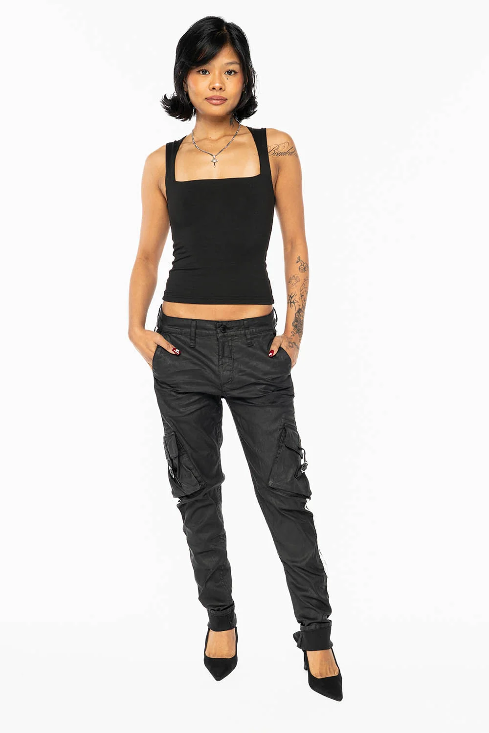 PREDATOR WOMENS SPORTY CARGO PANTS IN DY BLACK WITH TONAL EMBROIDERY AND SIDE STRIPE - Image 7