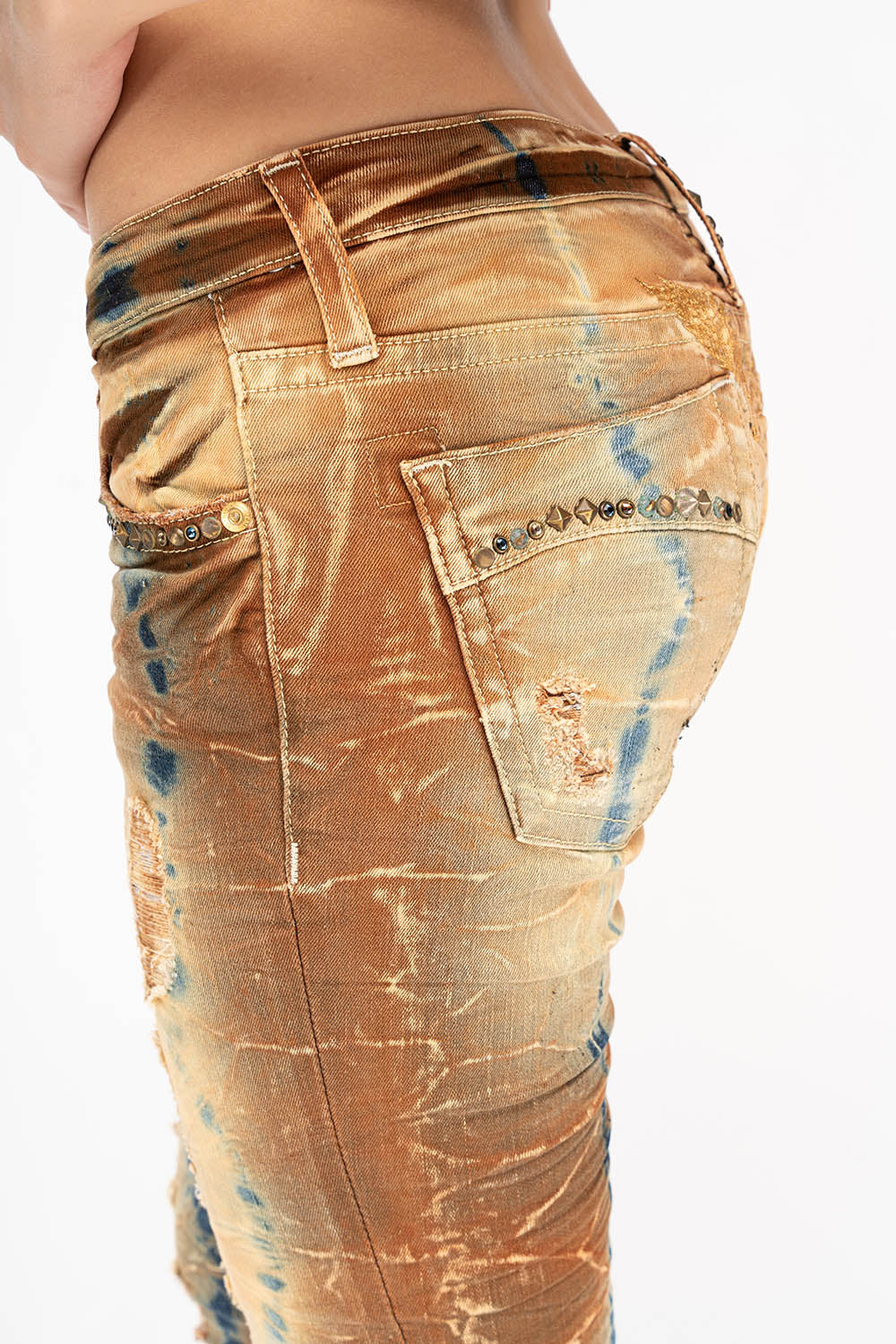 WOMENS RIPPED SKINNY CAPRI PANTS IN 4D LIGHT PERU WITH STUDS AND CRYSTALS - Image 4