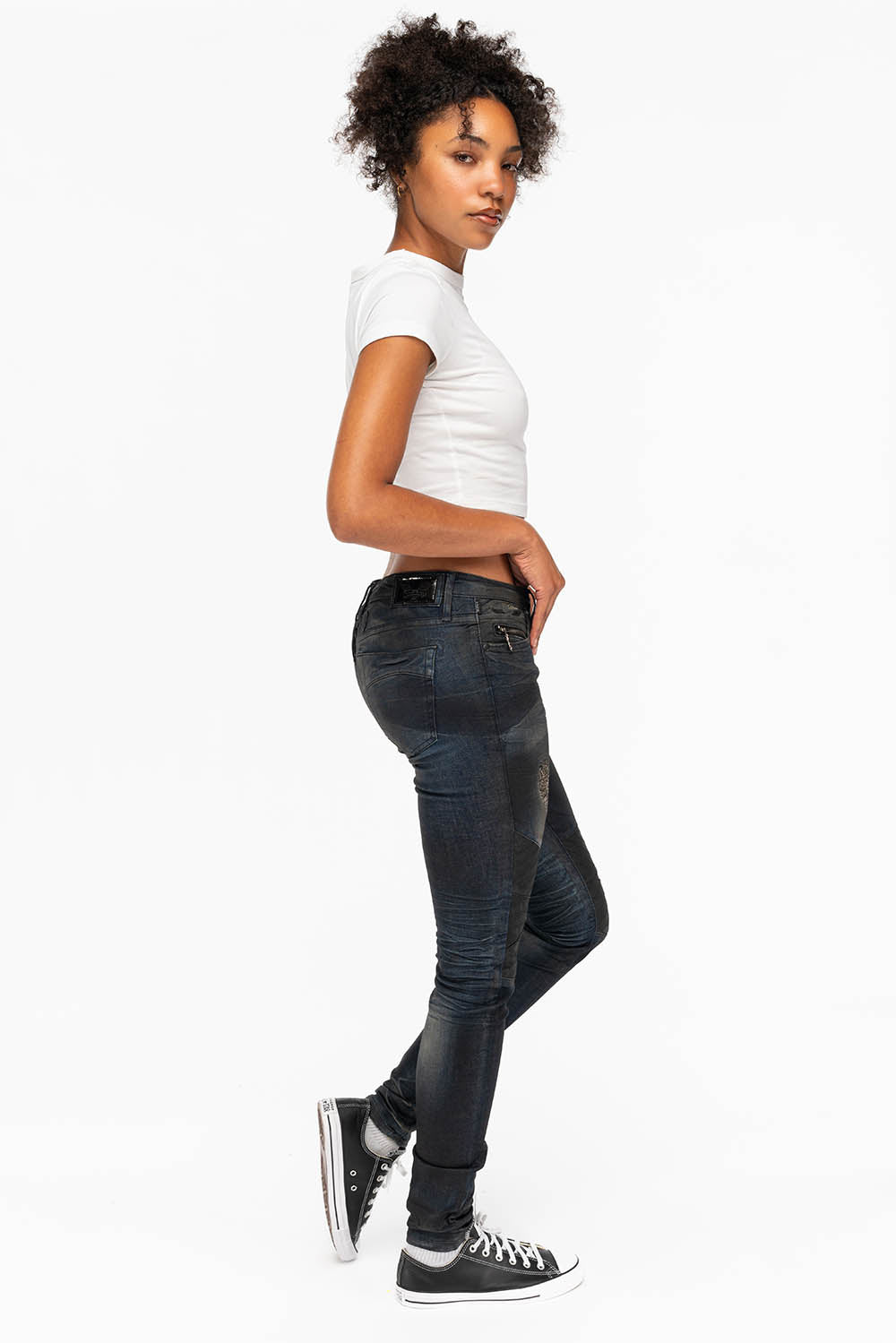 ROBIN'S WOMENS SKINNY MOTO JEANS IN TAR BROKEN - Image 4