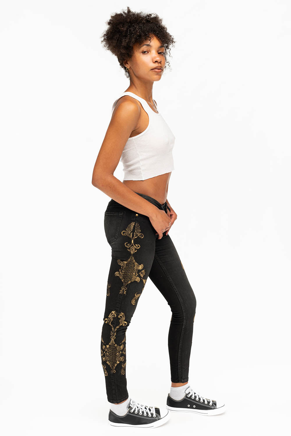 MID RISE WOMENS JEANS WITH GOLD EMBROIDERY IN LA BLACK - Image 6