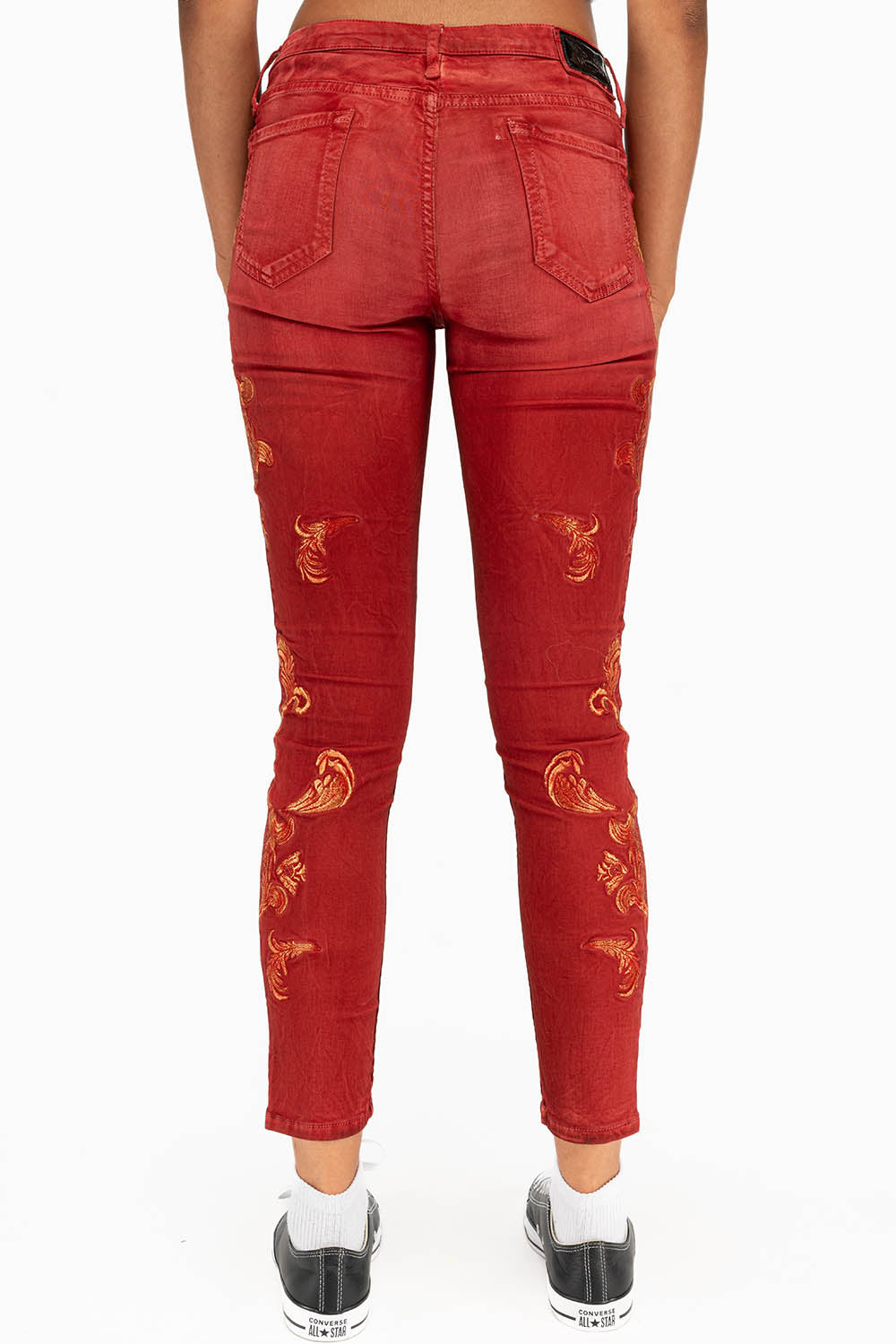 MID RISE WOMENS JEANS WITH GOLD EMBROIDERY IN RED - Image 4