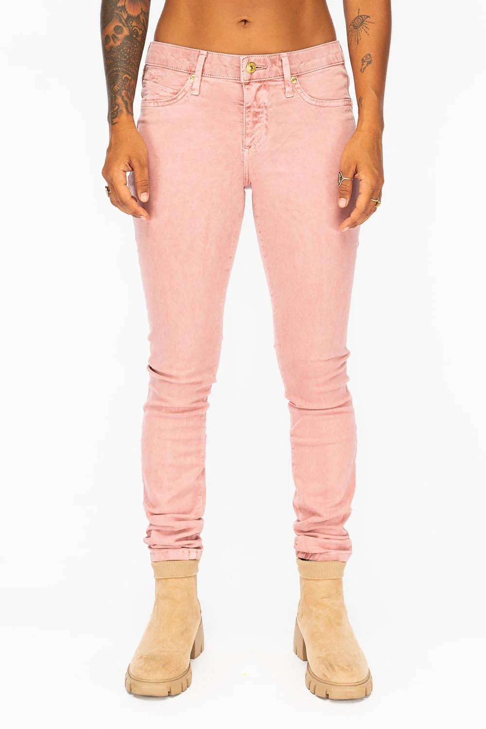 MID RISE WOMENS SKINNY JEANS IN LIGHT PINK WASH - Image 2