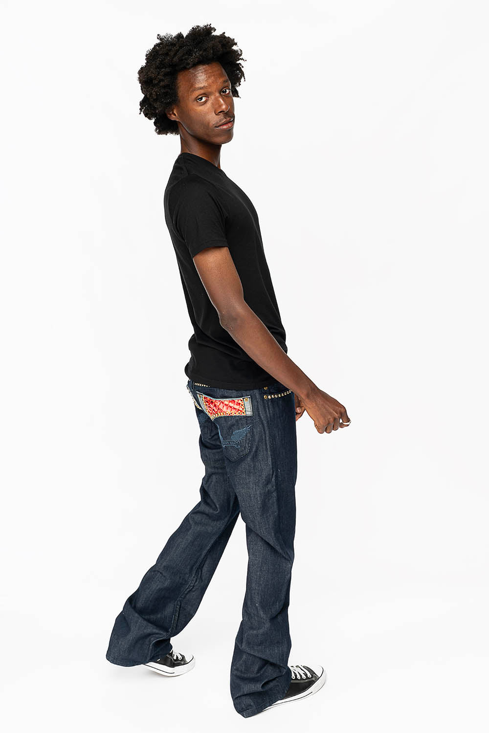 BOOT CUT JEAN WITH PATENT LEATHER POCKET EMBELLISHED WITH CRYSTALS AND STUDS IN RINSE WASH - Image 9